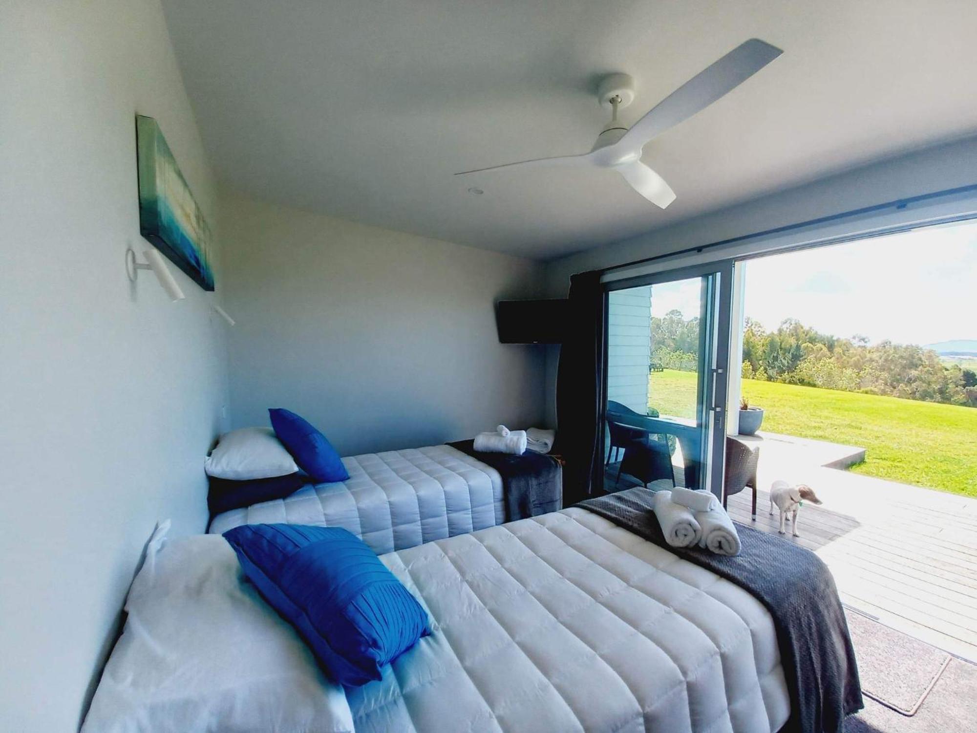 Moko Hiwi Escape - Kotare Suite Ruakaka Esterno foto